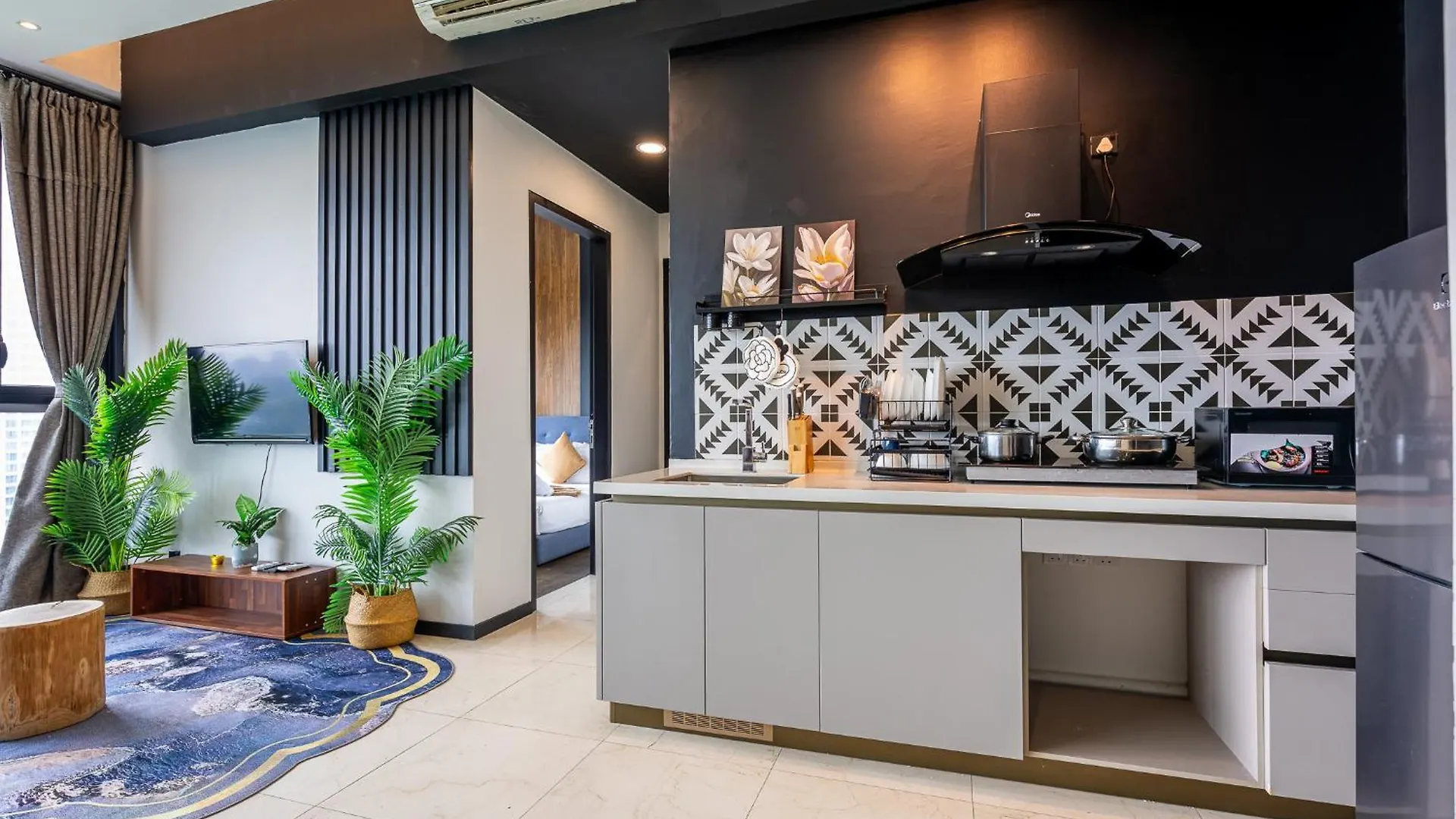 8Pax Green View Next To Kl118 Chinatown N Train Station Kuala Lumpur Ma­lay­sia
