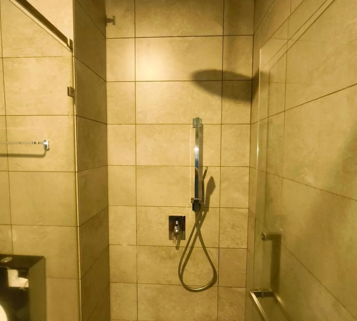 8Pax Green View Next To Kl118 Chinatown N Train Station Kuala Lumpur Apartment