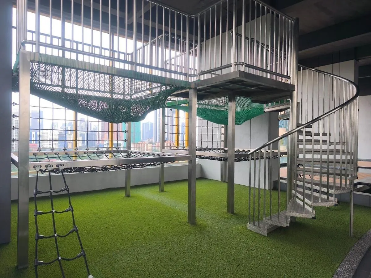 8Pax Green View Next To Kl118 Chinatown N Train Station Kuala Lumpur 0*,  Malaysia